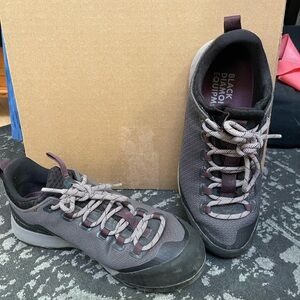 Black Diamond Women's Black and Gray Athletic Shoes